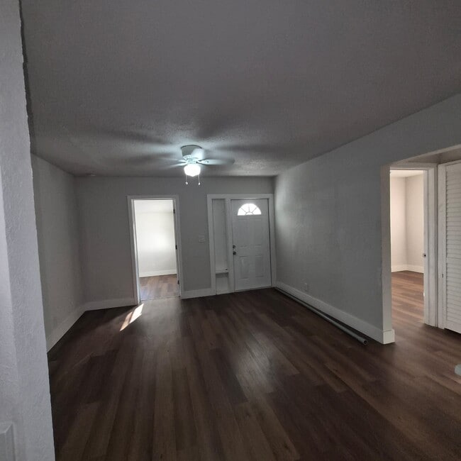 Building Photo - 5311 NE 10th Ave