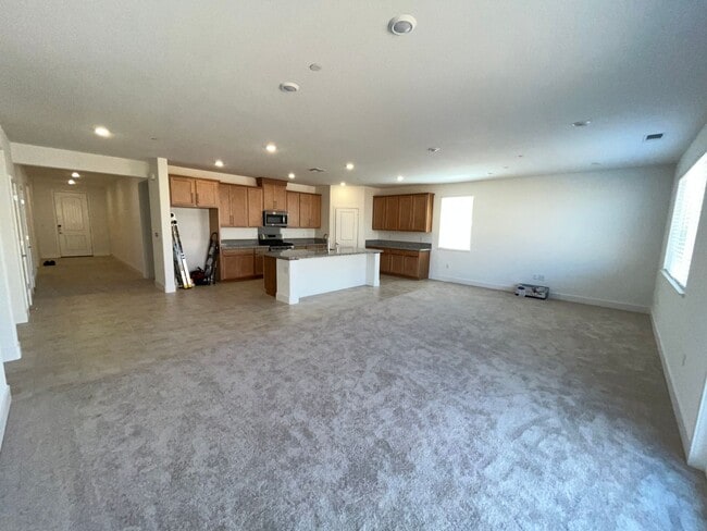 Building Photo - 4 BR, 2.5 Ba, 2262SF, Single Story, Solar ...