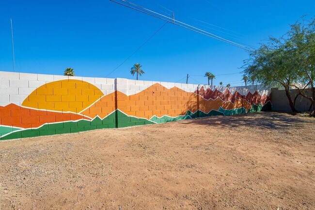 Building Photo - 4119 N 10th Pl