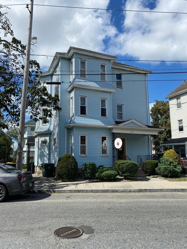 Building Photo - 1120 N Main St