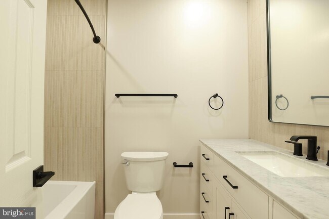 Building Photo - 1625 Montello Ave NE