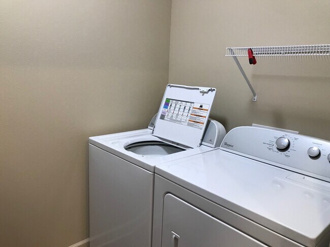 Building Photo - 2810 Bobcat Dr