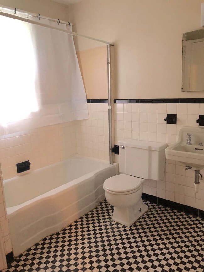 Building Photo - 1 Bedroom in Glenwood Area with Water Incl...