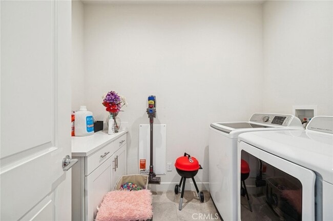 Building Photo - 121 Interval