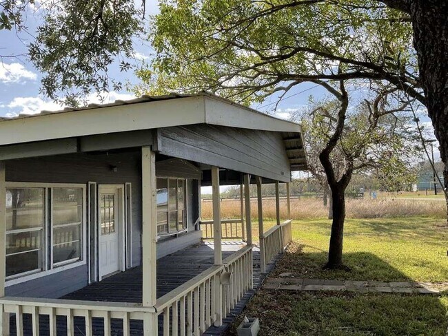 Building Photo - 5589 County Rd 469