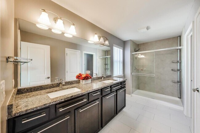 Building Photo - 2366 N Moseley Ct