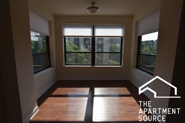 Building Photo - 3804 N Pine Grove Ave