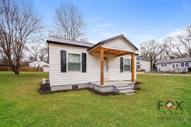 Building Photo - 502 Hickory Ave