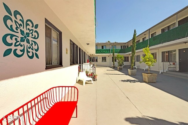 Building Photo - 4233-4239 Burns Ave