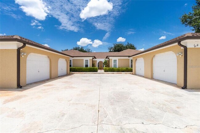 Building Photo - 1203 Saxony Cir