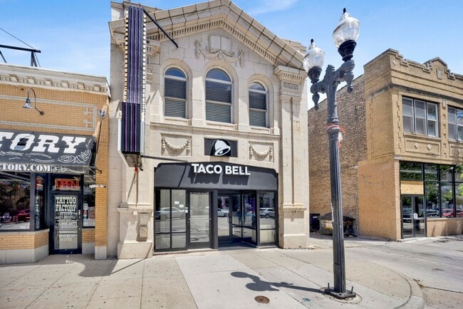 Building Photo - 4437 N Broadway