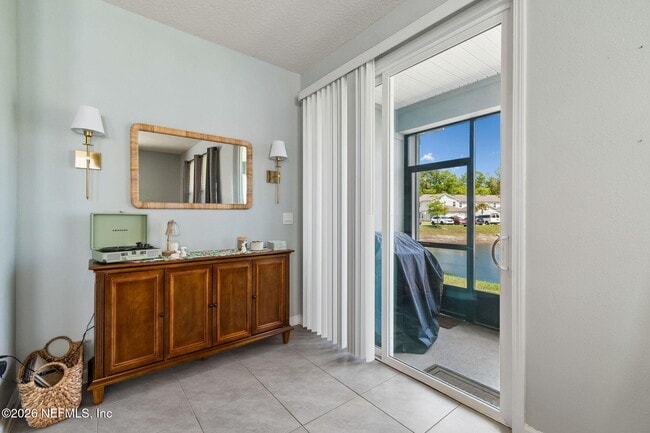 Building Photo - 49 Pasadena Dr