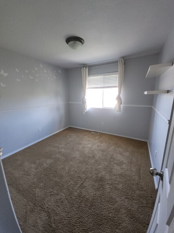 Building Photo - 209 Interlochen Ln