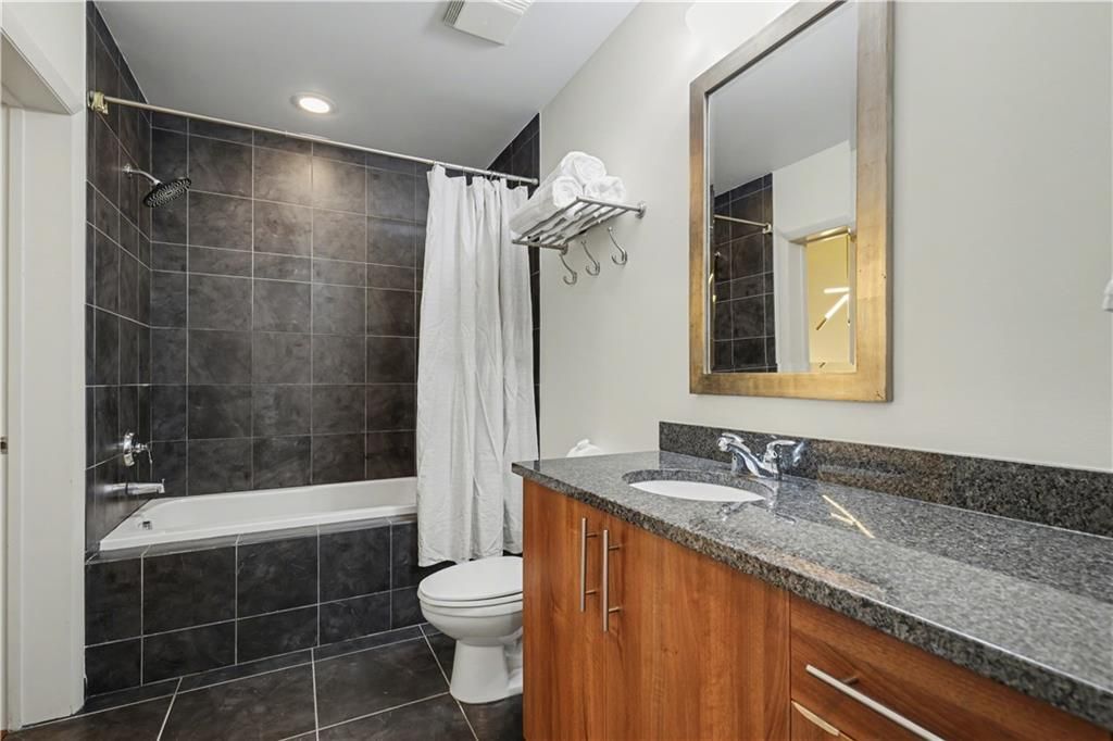 Building Photo - 1080 Peachtree St NE