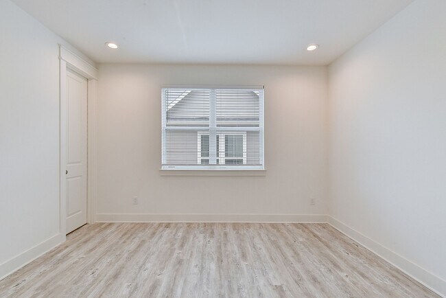 Building Photo - 2539 Judiway St