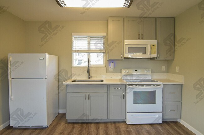 Building Photo - 1093