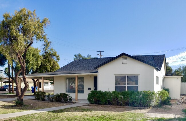 New roof and BRAND NEW AC - 503 W 1st St