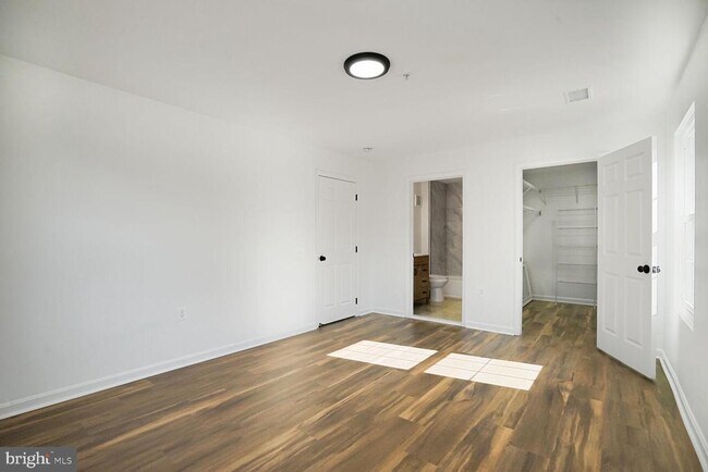 Building Photo - 505 Garrison Woods Dr
