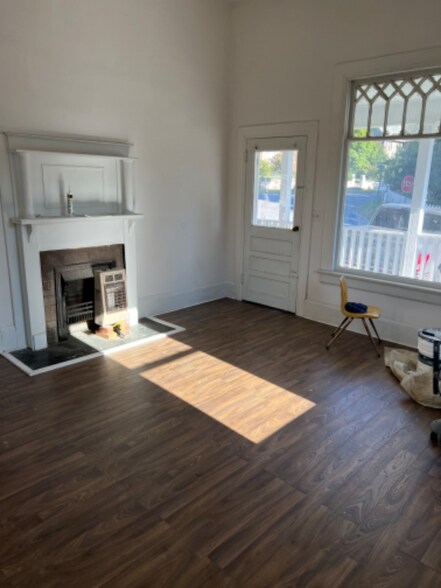 Building Photo - 3 Fair St SW