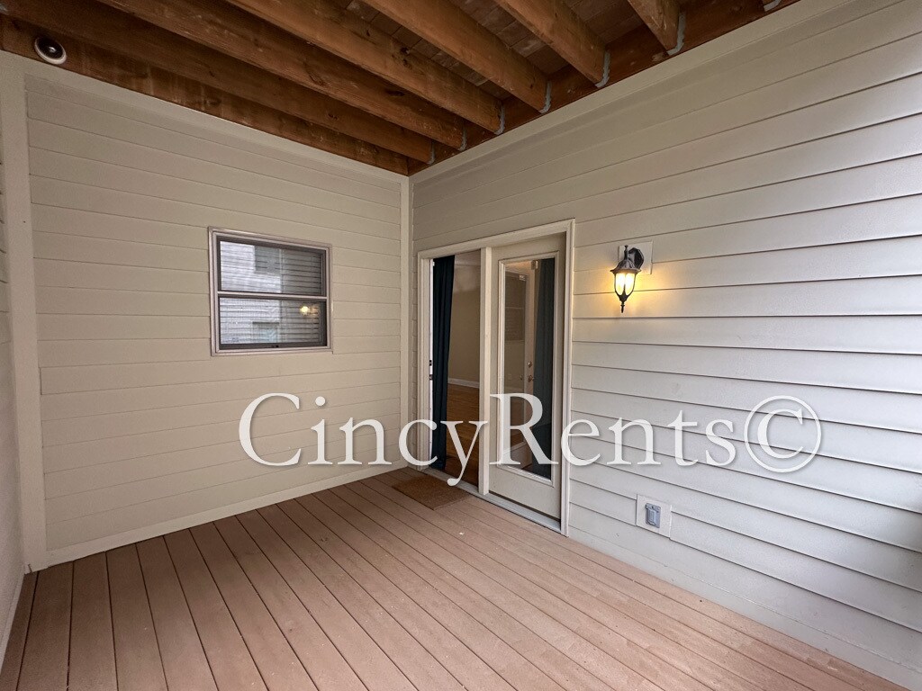 Building Photo - 2933 Eden Ave