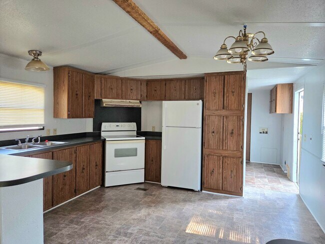 Building Photo - 2 bedroom in Monroe