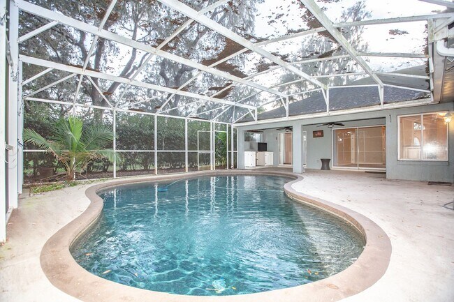 Building Photo - FOR RENT!!! STUNNING AND SPACIOUS 5 BEDROOM SINGLE FAMILY HOME...