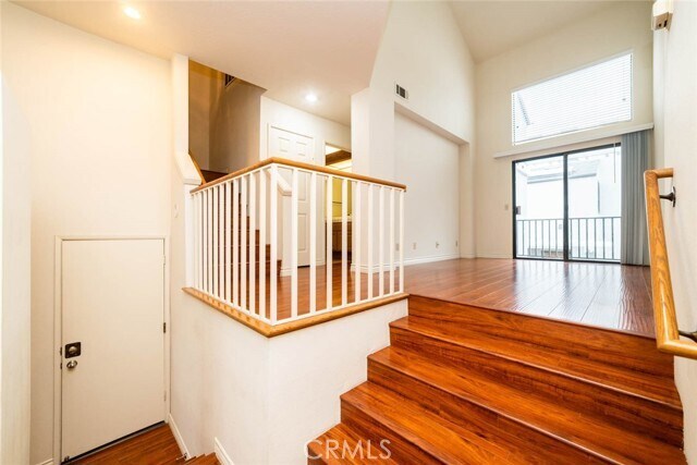 Building Photo - 31 Waterway