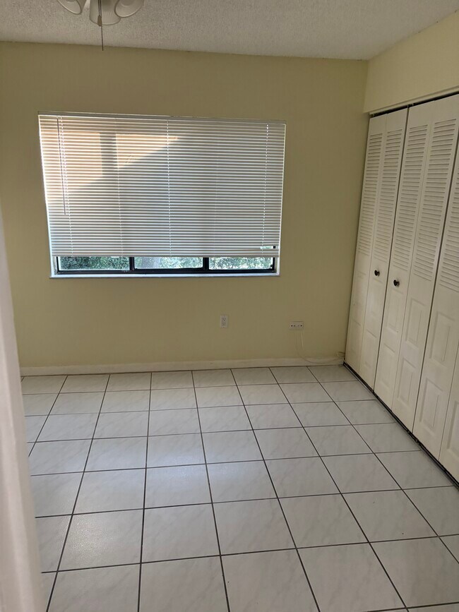 Building Photo - 3274 S Semoran Blvd