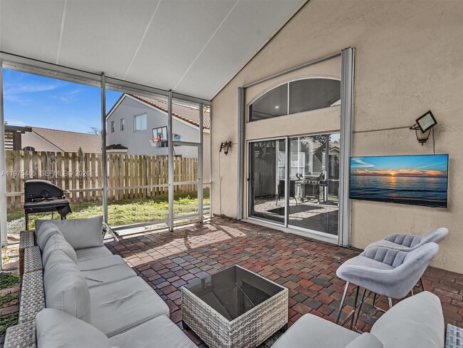 Building Photo - 4962 SW 32nd Way