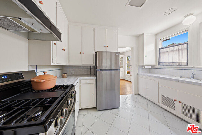 Building Photo - 2413 Argosy Way