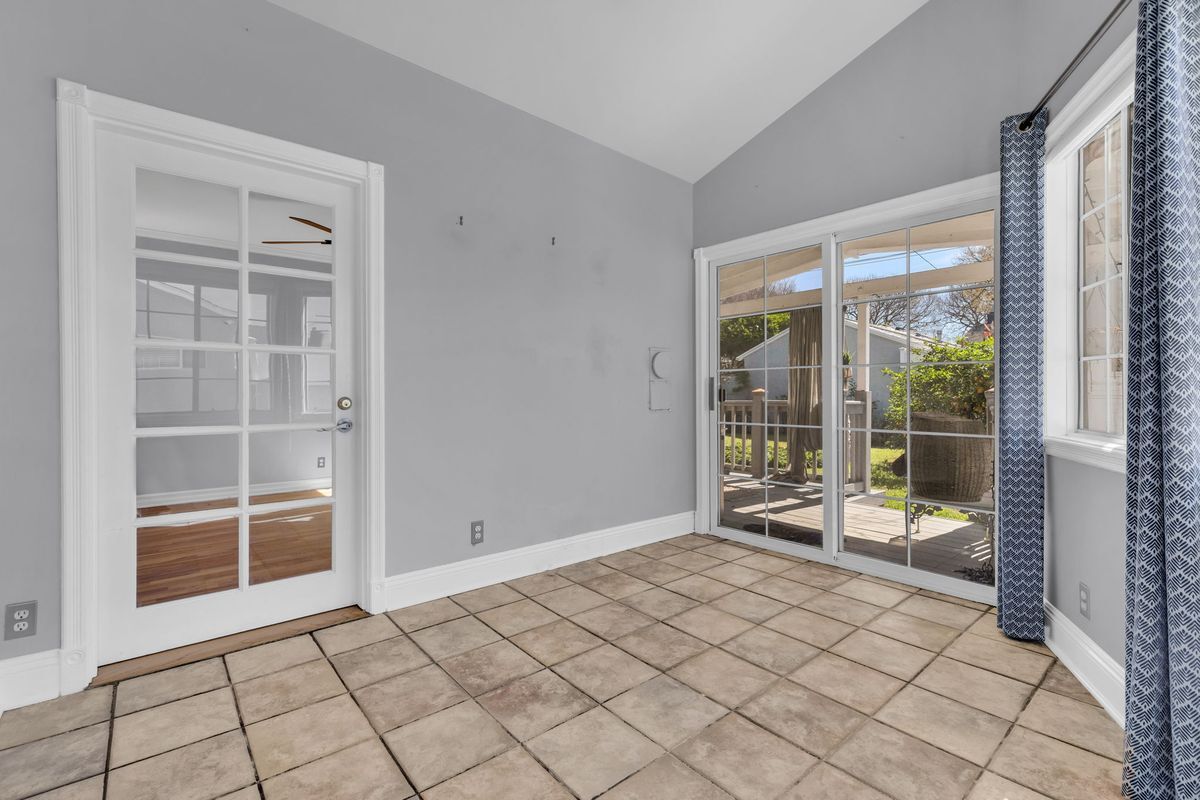 Building Photo - 4220 Los Coyotes Diagonal