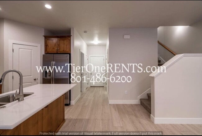 Building Photo - **FREE RENT for the rest of MAY**