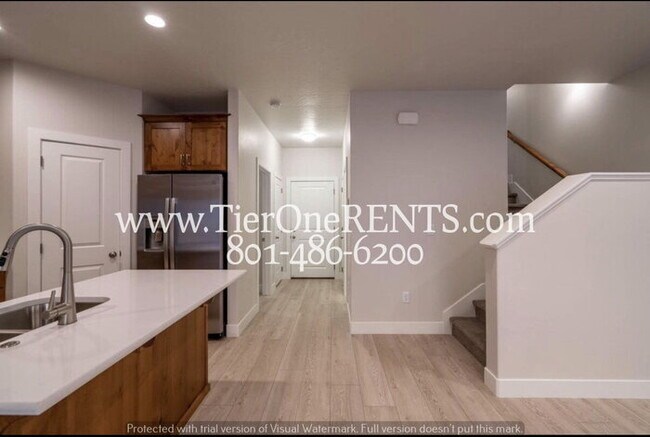 Building Photo - **Summer Special: FREE RENT for MAY**