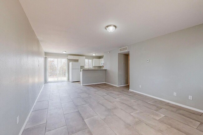 Building Photo - NE Mid-Century Modern 3 Badroom 1.5 Bath with garage