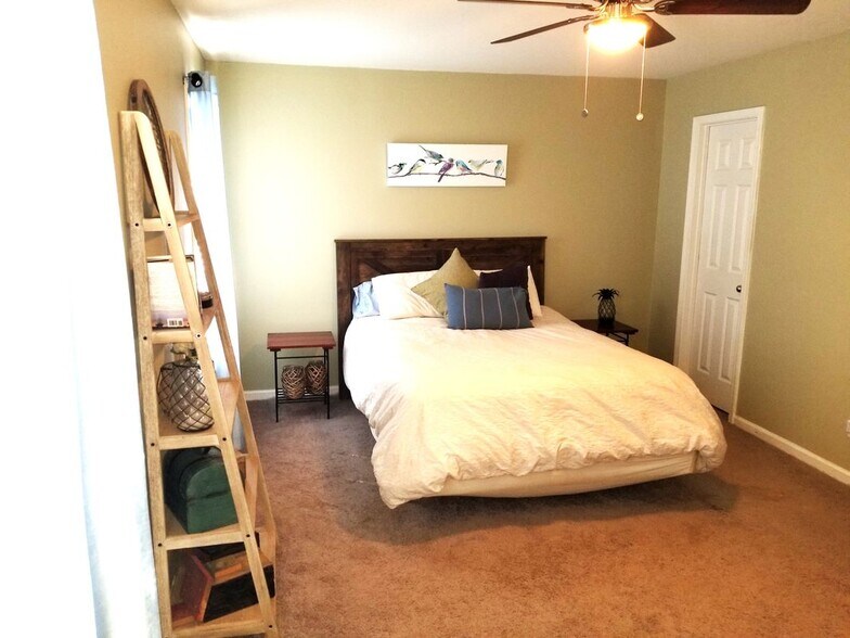 Building Photo - 10338 McGoogan Ln