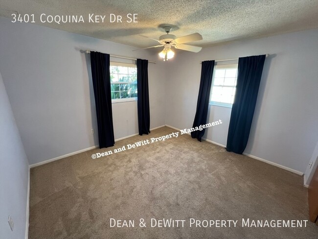 Building Photo - 3401 Coquina Key Dr SE
