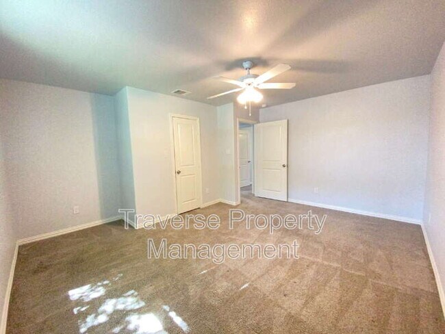 Building Photo - 5408 Fernander Dr