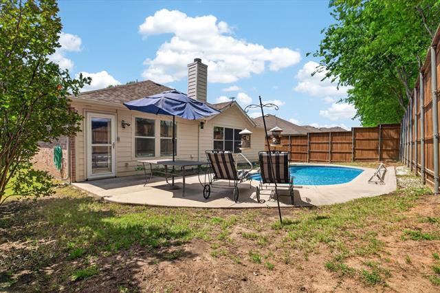 Building Photo - 3705 Redwood Cir