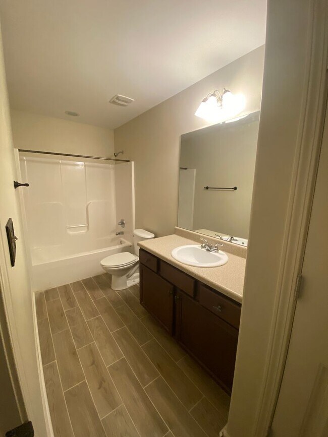 Building Photo - 210 Edgarton Way