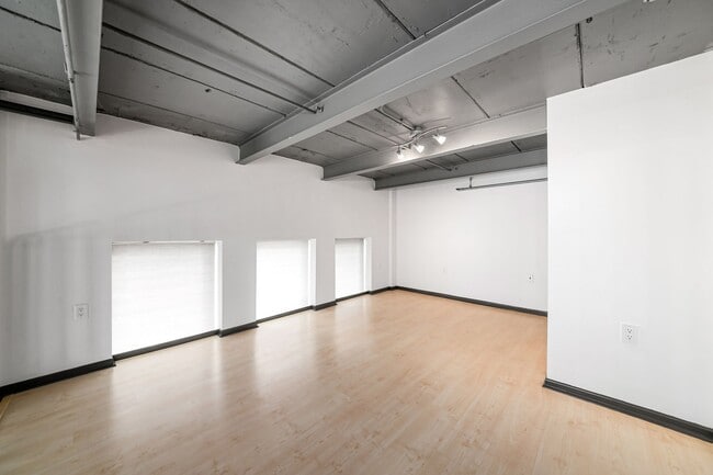 Building Photo - 110 N 3rd St