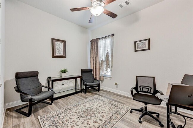 Building Photo - 4221 Davis Oak Dr