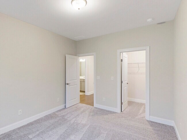 Building Photo - 3070 Poppy Ln