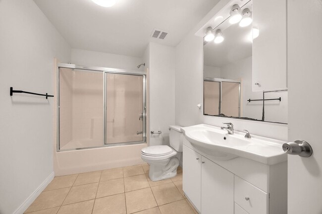 Building Photo - Gorgeous 3rd Floor Corner Unit in Summit Village Condominiums!