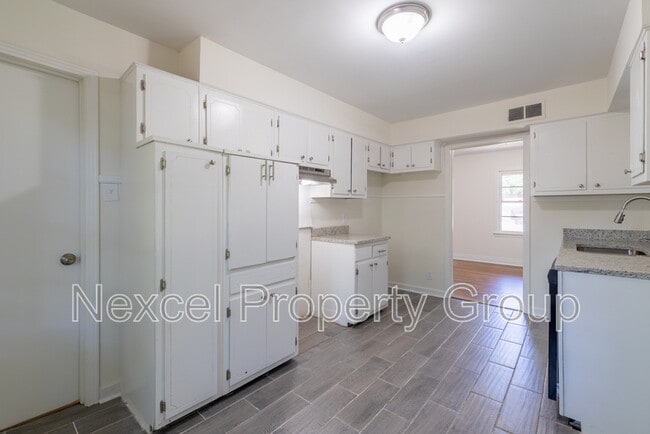 Building Photo - 6700 Blocker St