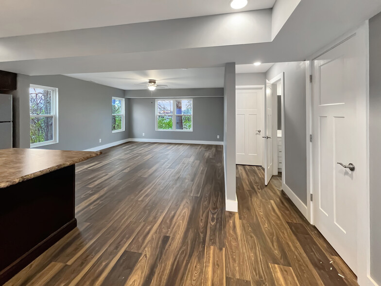 Living Room - 3981 Mount Moriah Vlg