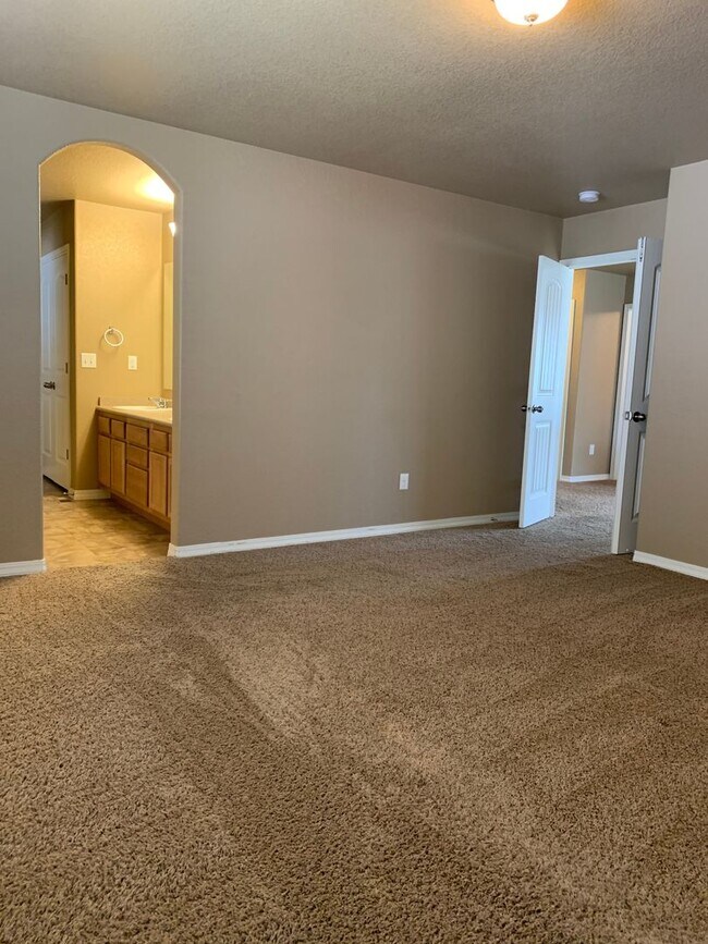 Building Photo - 1004 Diamond Rim Dr
