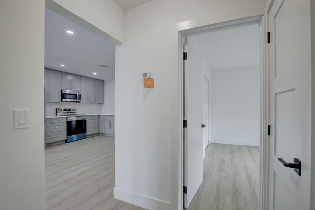Building Photo - 2155 NE 56th Ct