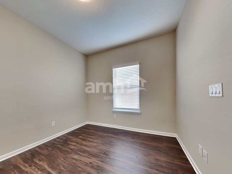 Building Photo - 172 Hemlock Point