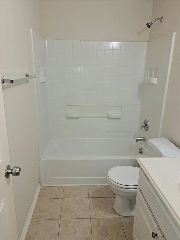 Building Photo - 400 Angler Dr