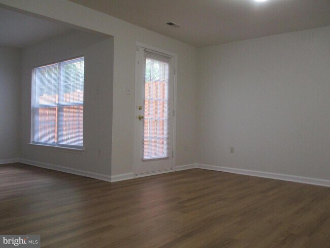 Building Photo - 11135 Maryland Manor Ct